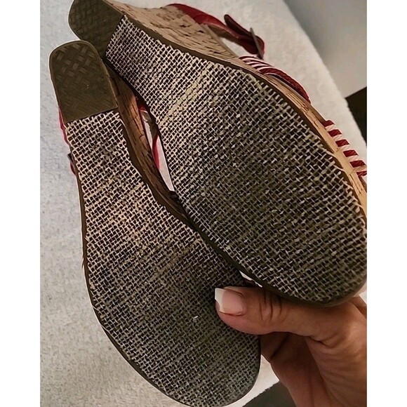 Toms Cork Wedge Sandels 8.5 Red University Stripe Canvas Heels Summer Beachy - Picture 13 of 14